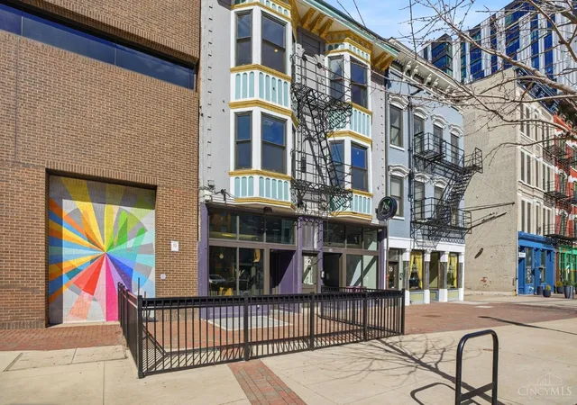 Photo 2 of Condo for sale at 32 E Court St #204, Cincinnati, OH 45202 | MLS# 1893456 | Listing updated on 2026-09-14