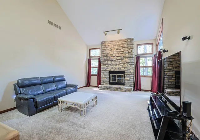 Photo 3 of Single family home for sale at 116 Bentwood Ct, Blue Ash, OH 45241 | MLS# 1893435 | Listing updated on 2026-09-17