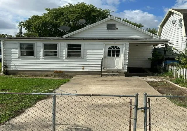 Photo 1 of Sale Pending at 726 Pine St, Hamilton, OH 45011 | MLS# 1893511 | Listing updated on 2026-09-11