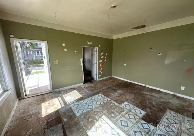 Photo 4 of Sale Pending at 726 Pine St, Hamilton, OH 45011 | MLS# 1893511 | Listing updated on 2026-09-11