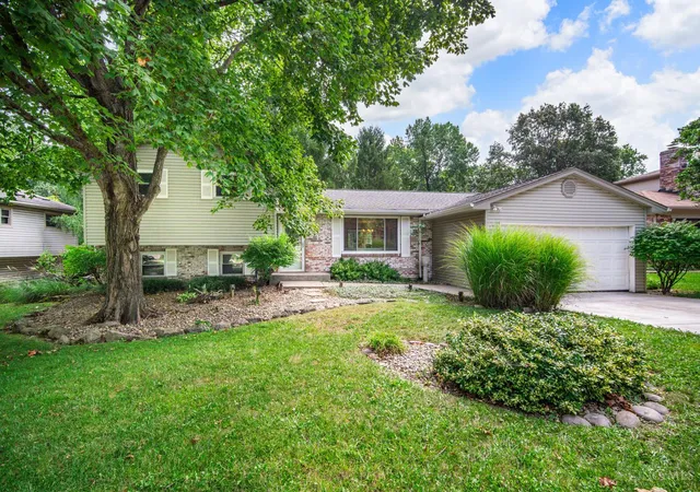 Photo 1 of Sale Pending at 6582 Gretel Ct, Liberty Twp, OH 45044 | MLS# 1893095 | Listing updated on 2026-09-13