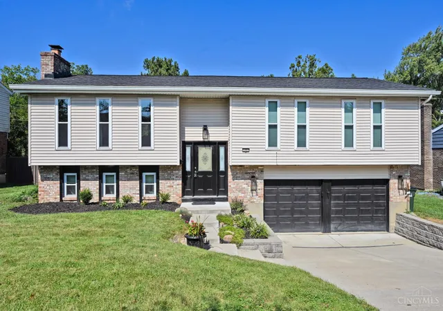 Photo 1 of Sale Pending at 11931 Blackhawk Cir, Springfield Twp., OH 45240 | MLS# 1893532 | Listing updated on 2026-09-15