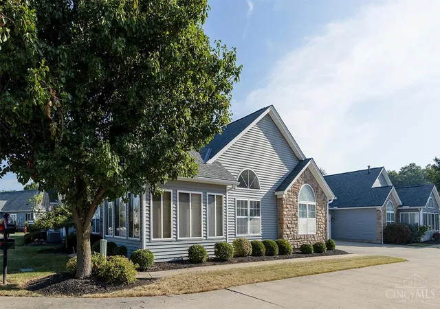 Photo 4 of Sale Pending at 1100 St Andrews Cir, Miami Twp, OH 45150 | MLS# 1893378 | Listing updated on 2026-10-02