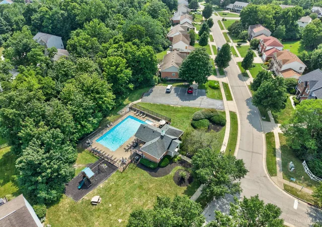 Photo 3 of Single family home for sale at 309 E Stoneridge Dr, Milford, OH 45150 | MLS# 1893578 | Listing updated on 2026-10-01