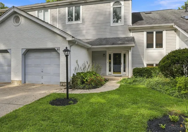 Photo 3 of Townhouse for sale at 21 Iron Woods Dr, North College Hill, OH 45239 | MLS# 1893576 | Listing updated on 2026-09-11