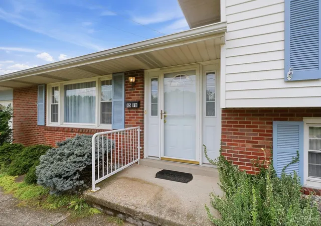 Photo 3 of Sale Pending at 4578 Cavalier Ct, Fairfield, OH 45014 | MLS# 1892773 | Listing updated on 2026-10-06