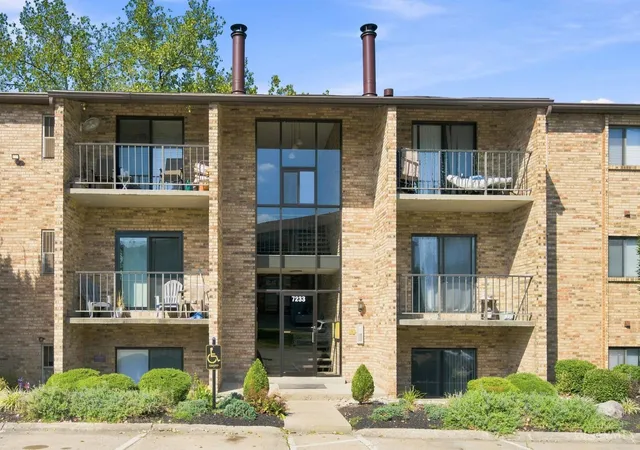 Photo 2 of Sale Pending at 7233 Creekview Dr #7, Colerain Twp, OH 45247 | MLS# 1893111 | Listing updated on 2026-09-15