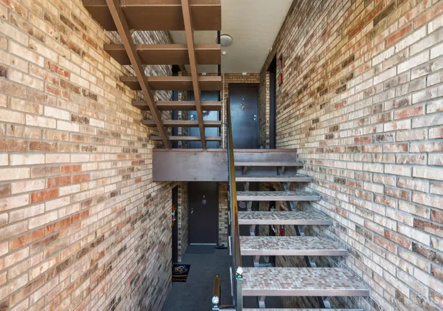 Photo 3 of Sale Pending at 7233 Creekview Dr #7, Colerain Twp, OH 45247 | MLS# 1893111 | Listing updated on 2026-09-15