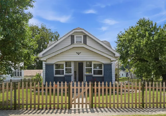 Photo 1 of Sale Pending at 1209 Joe Nuxhall Blvd, Hamilton, OH 45011 | MLS# 1893411 | Listing updated on 2026-09-13