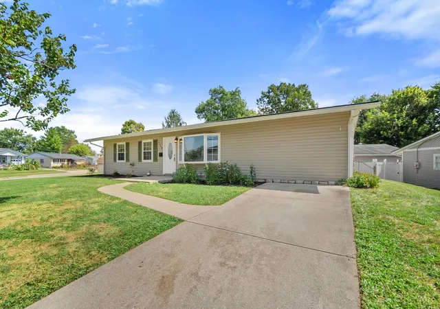 Photo 2 of Single family home for sale at 1100 S State St, Harrison, OH 45030 | MLS# 1892798 | Listing updated on 2026-09-29