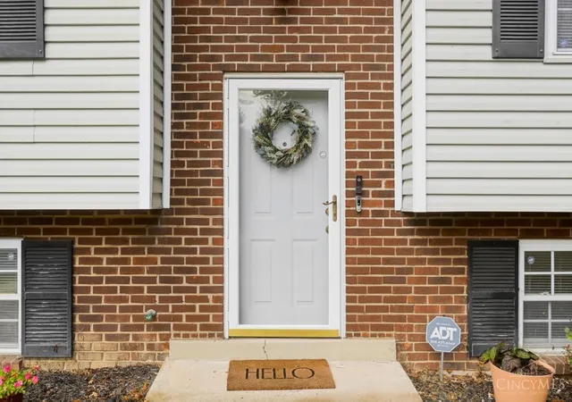 Photo 4 of Sale Pending at 7709 Whitehall Cir W, West Chester, OH 45069 | MLS# 1891643 | Listing updated on 2026-09-14