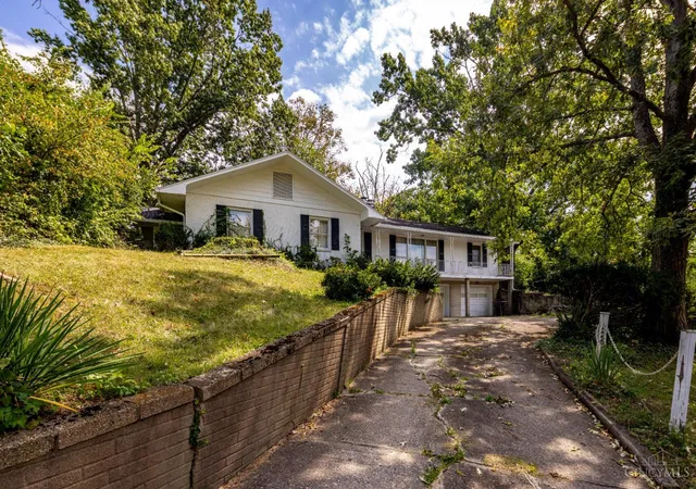 Photo 3 of Single family home for sale at 66 Windsor Dr, Hamilton, OH 45013 | MLS# 1893409 | Listing updated on 2026-09-11