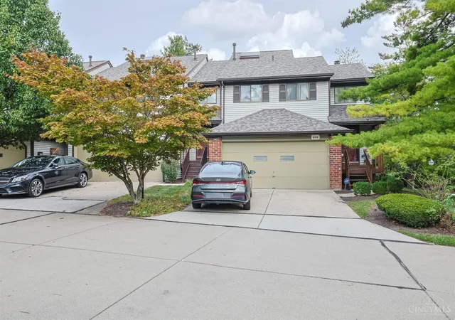 Photo 1 of Condo for sale at 205 Droxford Ct, Springdale, OH 45246 | MLS# 1893428 | Listing updated on 2026-09-25