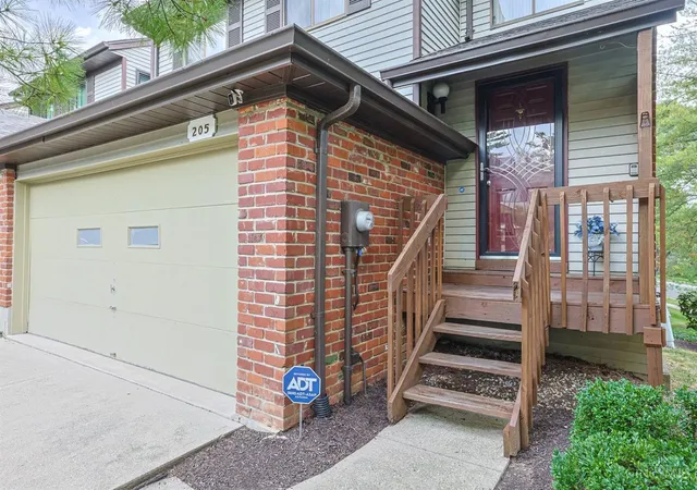Photo 3 of Condo for sale at 205 Droxford Ct, Springdale, OH 45246 | MLS# 1893428 | Listing updated on 2026-09-25