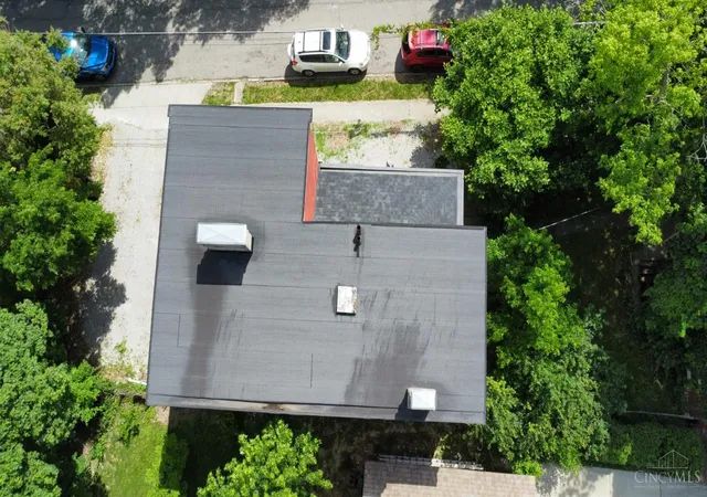 Photo 15 of Single family home for sale at 3011 Riddle View Ln, Cincinnati, OH 45220 | MLS# 1893625 | Listing updated on 2026-09-12