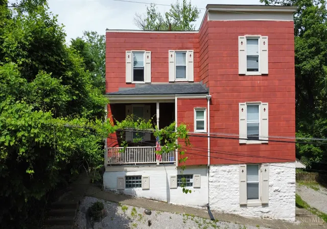 Photo 1 of Single family home for sale at 3011 Riddle View Ln, Cincinnati, OH 45220 | MLS# 1893625 | Listing updated on 2026-09-12