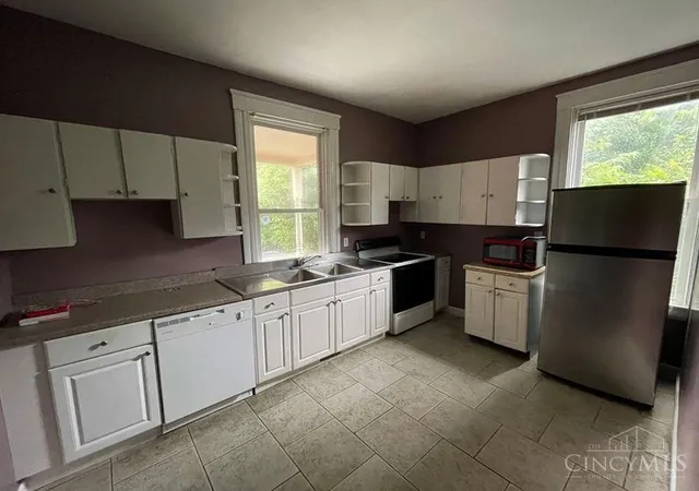 Photo 3 of Single family home for sale at 3011 Riddle View Ln, Cincinnati, OH 45220 | MLS# 1893625 | Listing updated on 2026-09-12