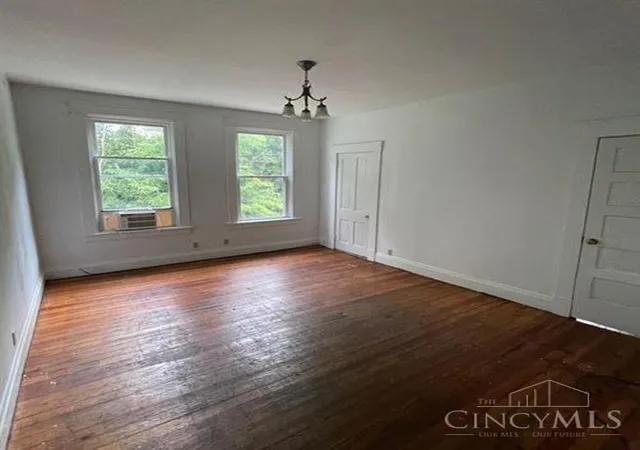 Photo 4 of Single family home for sale at 3011 Riddle View Ln, Cincinnati, OH 45220 | MLS# 1893625 | Listing updated on 2026-09-12