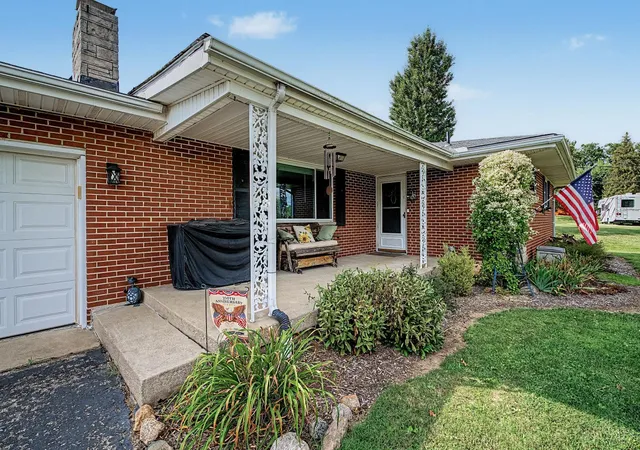Photo 3 of Single family home for sale at 3871 W Elkton Rd, Wayne Twp, OH 45011 | MLS# 1893588 | Listing updated on 2026-09-14