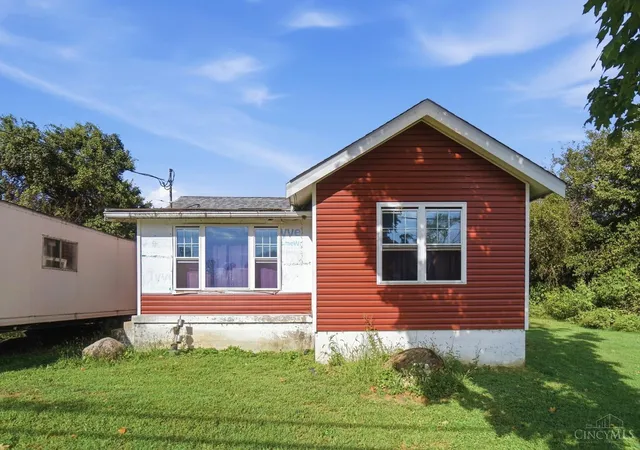Photo 4 of Sale Pending at 1921 W Elkton, St Clair Twp, OH 45013 | MLS# 1893582 | Listing updated on 2026-09-14