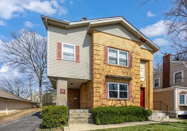 Listing Photo 3 - Condo for sale in building located at 6210 Beechcrest Pl, Cincinnati, OH 45230