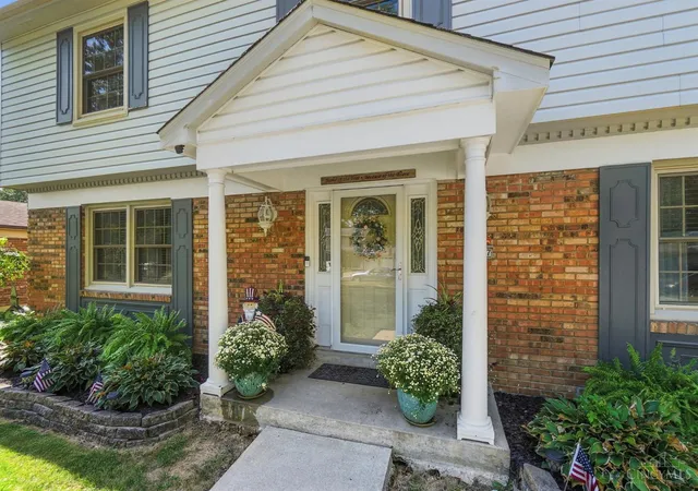 Photo 3 of Sale Pending at 10707 Stargate Ln, Springfield Twp., OH 45240 | MLS# 1893587 | Listing updated on 2026-09-13