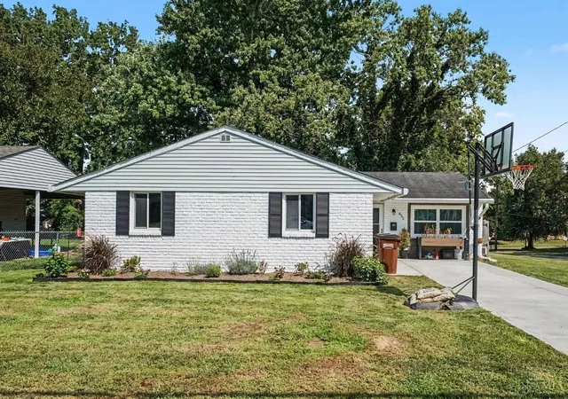 Single family home for sale at 855 Mohican Dr, Loveland, OH 45140 | MLS# 1893651