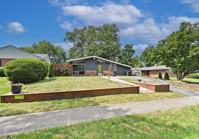 Photo 2 of Single family home for sale at 1019 Rosetree Ln, Anderson Twp, OH 45230 | MLS# 1893639 | Listing updated on 2026-09-11