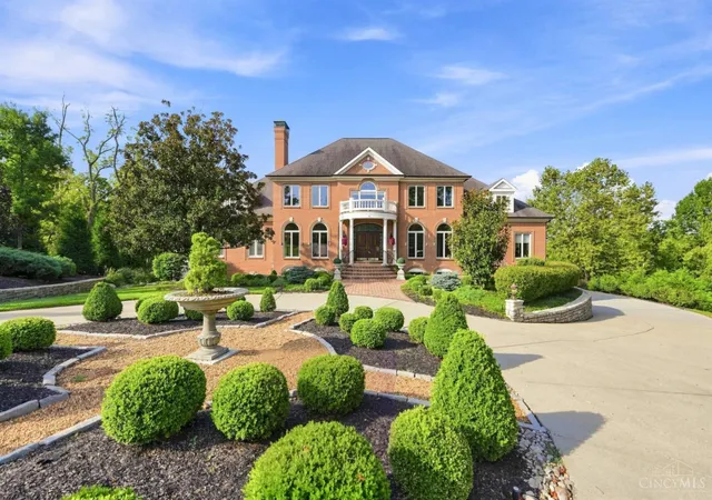 Photo 2 of Mansion for sale at 5595 Boomer Rd, Green Twp, OH 45247 | MLS# 1893160 | Listing updated on 2026-09-14