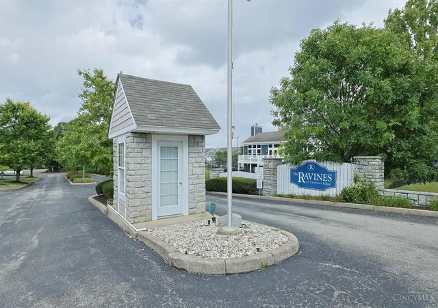 Listing Photo 2 - Condo for sale in building located at 3393 Ravine Pl, Mason, OH 45039 - Unit #