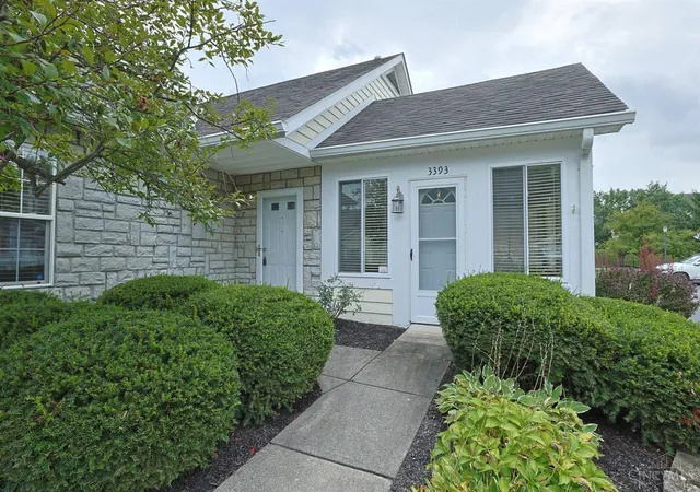Listing Photo 3 - Condo for sale in building located at 3393 Ravine Pl, Mason, OH 45039