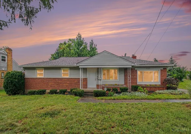 Single family home for sale at 8997 Plainfield Rd, Sycamore Twp, OH 45236 | MLS# 1893664