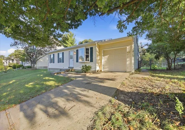 Photo 2 of Single family home for sale at 5218 Riverwatch Dr, Delhi Twp, OH 45238 | MLS# 1893685 | Listing updated on 2026-10-12