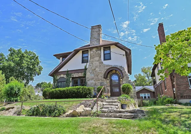 Photo 4 of Single family home for sale at 3944 Marburg Ave, Cincinnati, OH 45209 | MLS# 1893691 | Listing updated on 2026-09-12