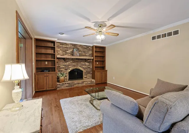 Photo 3 of Sale Pending at 8389 Shadowpoint Ct, Montgomery, OH 45242 | MLS# 1893622 | Listing updated on 2026-09-11