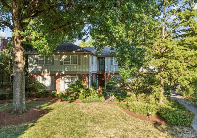 Photo 1 of Single family home for sale at 3914 Middleton Ct, Cincinnati, OH 45220 | MLS# 1893224 | Listing updated on 2026-09-14