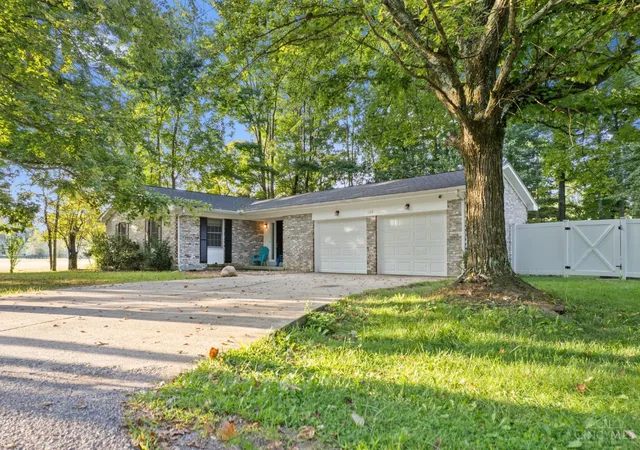 Photo 3 of Single family home for sale at 106 Red Bud Ln, Pike Twp, OH 45154 | MLS# 1893700 | Listing updated on 2026-10-09