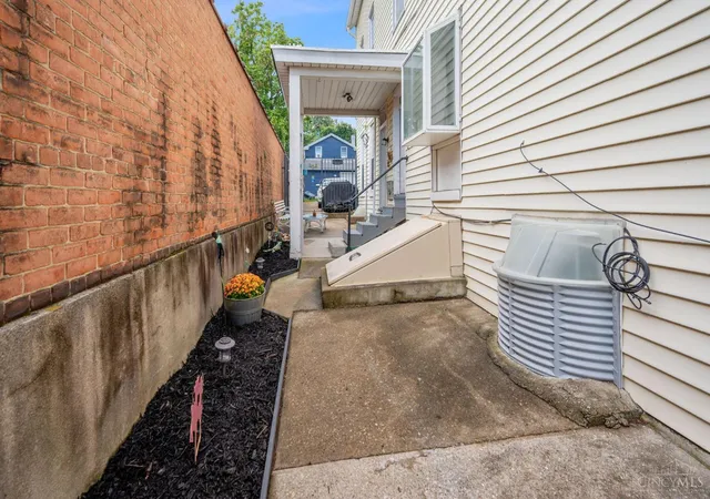 Listing Photo 5 - Condo for sale in building located at 3311 Harrison Ave, Cheviot, OH 45211