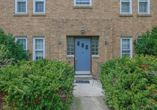 Listing Photo 3 - Condo for sale in building located at 3097 Riddle Vw Ln, Cincinnati, OH 45220