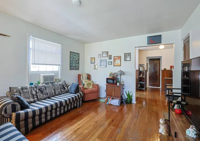 Listing Photo 4 - Condo for sale in building located at 3097 Riddle Vw Ln, Cincinnati, OH 45220