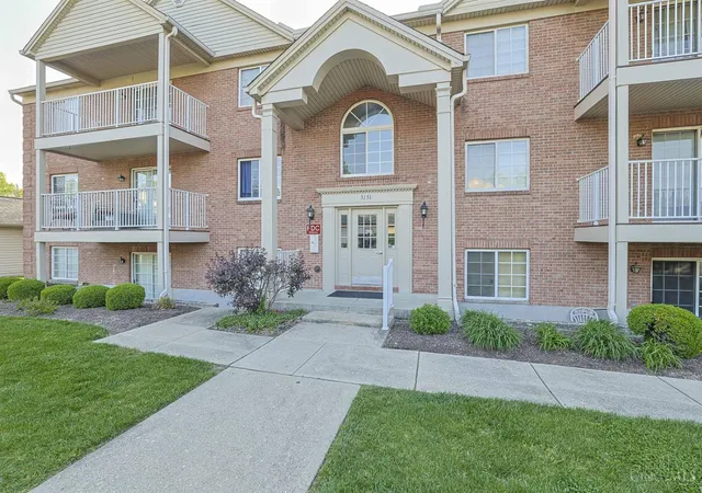 Photo 2 of Condo for sale at 3151 Preserve Ln #3A, Cincinnati, OH 45239 | MLS# 1893722 | Listing updated on 2026-09-11