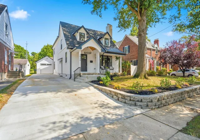 Photo 3 of Single family home for sale at 3834 Petoskey Ave, Mariemont, OH 45227 | MLS# 1893670 | Listing updated on 2026-09-14