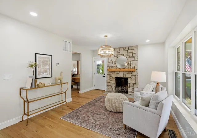 Photo 4 of Single family home for sale at 3834 Petoskey Ave, Mariemont, OH 45227 | MLS# 1893670 | Listing updated on 2026-09-14