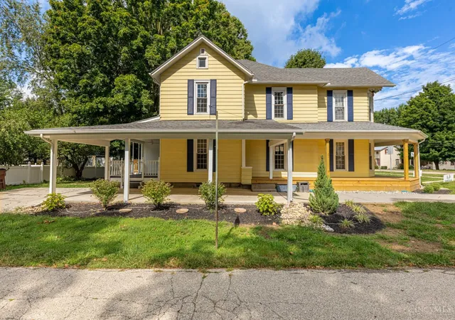 Photo 2 of Single family home for sale at 737 Central Ave, Carlisle, OH 45005 | MLS# 1893671 | Listing updated on 2026-09-12