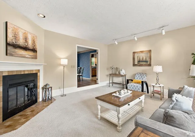 Photo 3 of Sale Pending at 726 David Dr, Oxford, OH 45056 | MLS# 1893682 | Listing updated on 2026-09-22