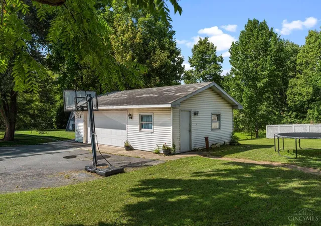 Photo 2 of Single family home for sale at 405 N Walnut St, Wilmington, OH 45177 | MLS# 1893745 | Listing updated on 2026-09-12