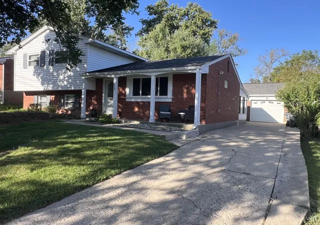 Photo 2 of Sale Pending at 10959 Thornview Dr, Sharonville, OH 45241 | MLS# 1893531 | Listing updated on 2026-10-04