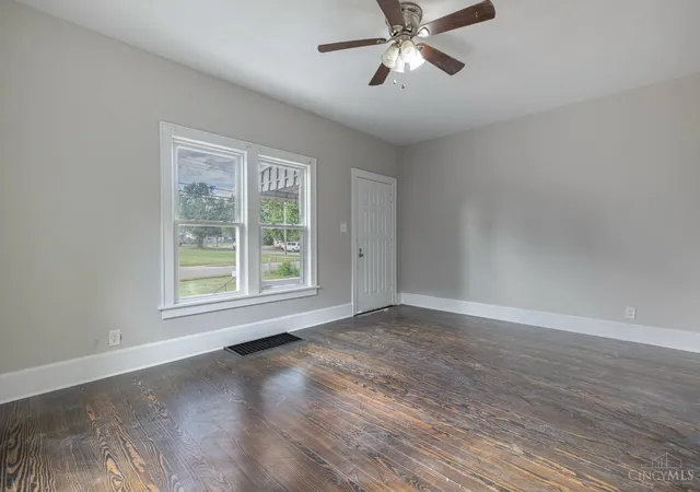 Photo 3 of Single family home for sale at 2720 Wilbraham Rd, Middletown, OH 45042 | MLS# 1893749 | Listing updated on 2026-10-21