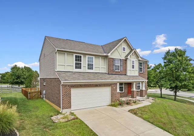 Photo 3 of Sale Pending at 3122 Village View Ln, Hamilton Twp, OH 45152 | MLS# 1893683 | Listing updated on 2026-09-20