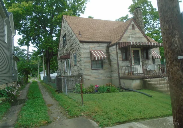 Photo 2 of Single family home for sale at 123 Hueston St, Hamilton, OH 45013 | MLS# 1893741 | Listing updated on 2026-10-15